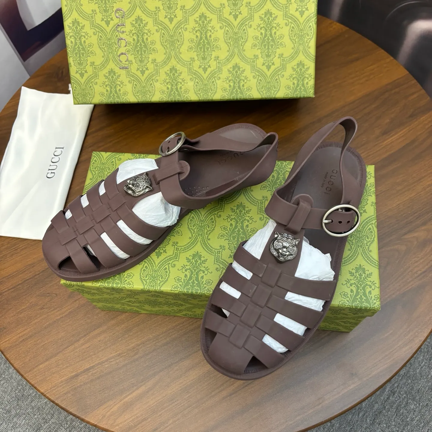 Men's shoes 260💰 [Gucci] Counter quality, top-quality original goods, real photos! Original TPU material, fine workmanship, comfortable; genuine 1:1 replica Size: 36 ~ 46